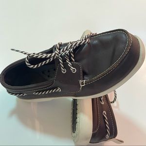 Crocs women Above Deck Leather Boat Shoes Size 9 Very comfortable